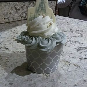 Meet your Posher, Elena